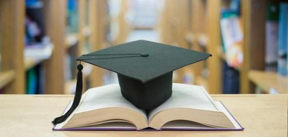 برگزاری جلسه دفاع از رساله اولین دانشجوی پژوهش محور بین الملل دانشکده علوم انسانی